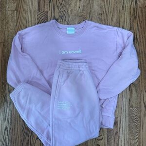 Pink Sweatshirt - Cozy and Stylish